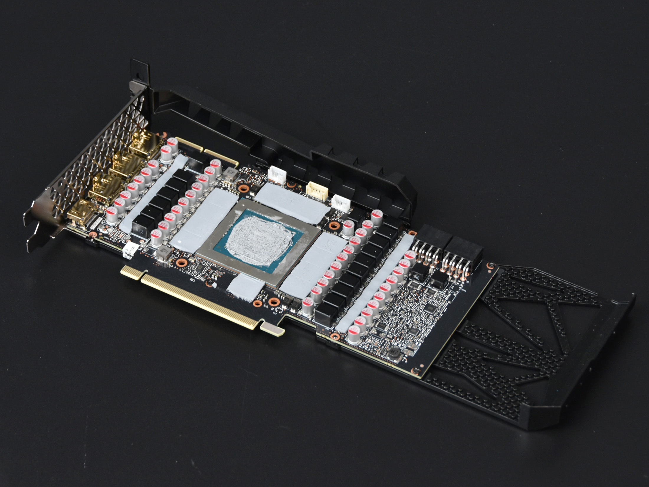 深度学习|4K电竞显示器正确打开方式，极致光线追踪，少不了旗舰卡RTX3090