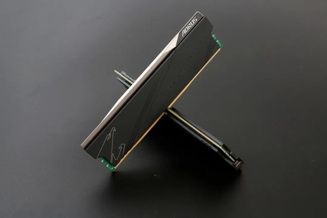 酷睿处理器|远超对手，比强更强！全核心5.2GHz十二代酷睿+DDR5 6200首测