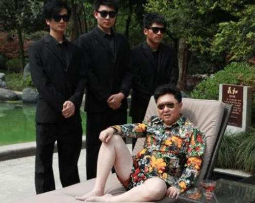 舜网 他在北京有60亩地，老婆比自己小10岁，最成为“最有钱”的