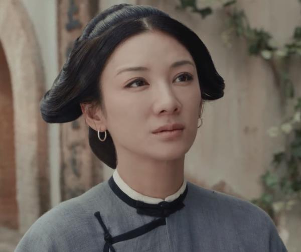 黄奕|6位内地女星现状：马苏吃路边摊，李菁菁患癌，黄奕只能演配角