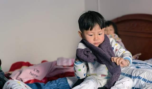 小哥哥聊育说|“妈妈卖家产供儿子消费”引发热议：过度溺爱娃的后果有多可怕？