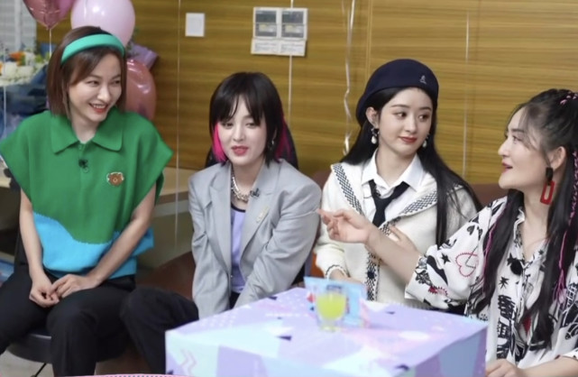 郭晶晶|谢娜复出首次直播，产后真实状态曝光，与赵丽颖娜扎吴昕同框比美