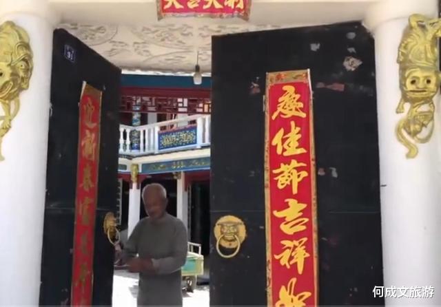 何成文旅游 安徽76岁老人自费30万，将危房改为豪宅，刻200多条龙被称“龙宫”