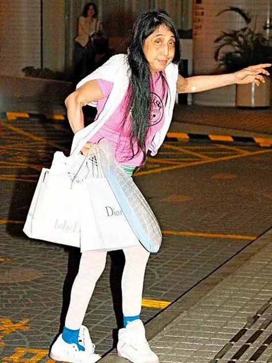 赌王|赌王长女沦为家族牺牲品，目睹母亲被弃弟弟惨死，疯癫后郁郁离世