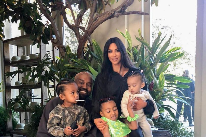 金·卡戴珊|体育花边刊第二十五期：金·卡戴珊和坎耶·韦斯特“严格地只谈论孩子和生意”