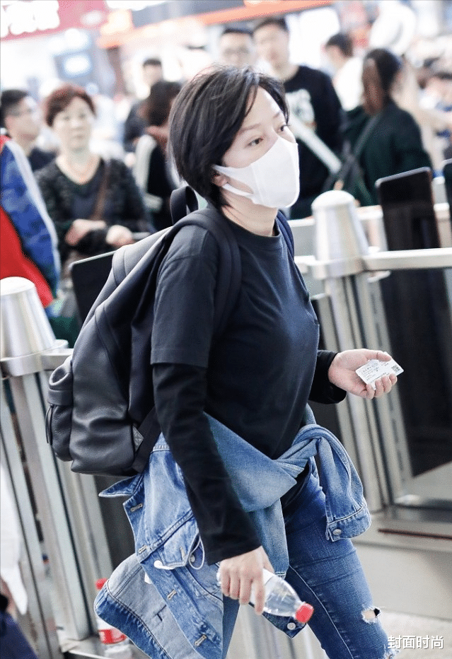 封面时尚 郭京飞鲍莉真是低调夫妻，穿休闲装挺随性，和普通夫妻没啥差别