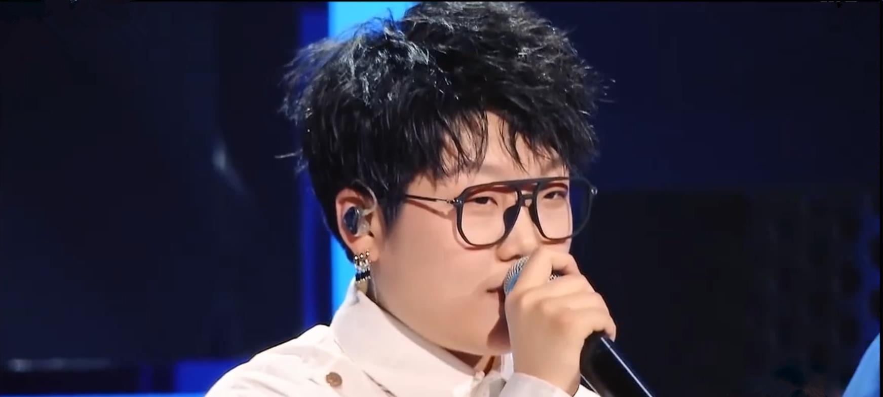 吴莫愁|《闪光的乐队》张碧晨广受好评，吴莫愁燃炸全场，唱功圈粉无数！