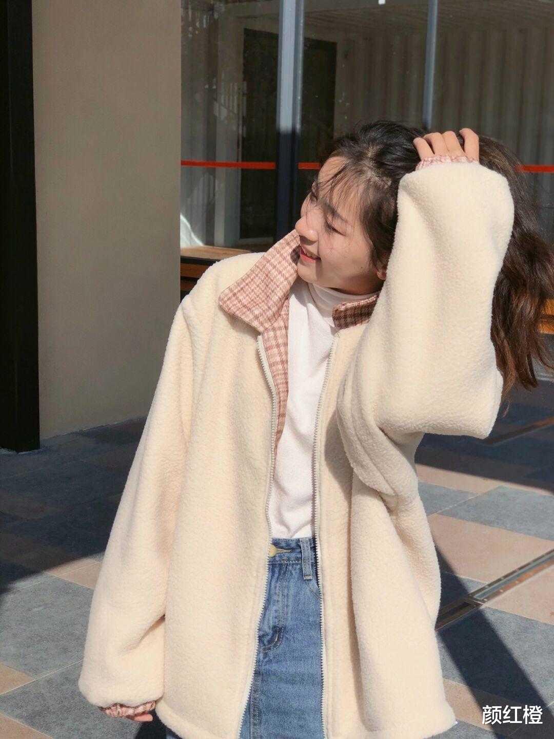 颜红橙 小个子女生秋冬怎么穿？试试这些俏皮可爱的穿搭，保暖又减龄