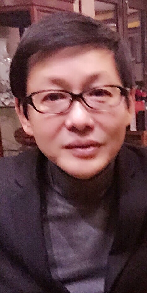 程前|如今的程前57岁了，也算是老来得子，一家三口看上去十分的幸福