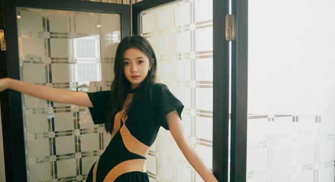 刘浩存|被老谋子力捧，与张小斐抢金鸡影后，刘浩存疑走周冬雨老路？