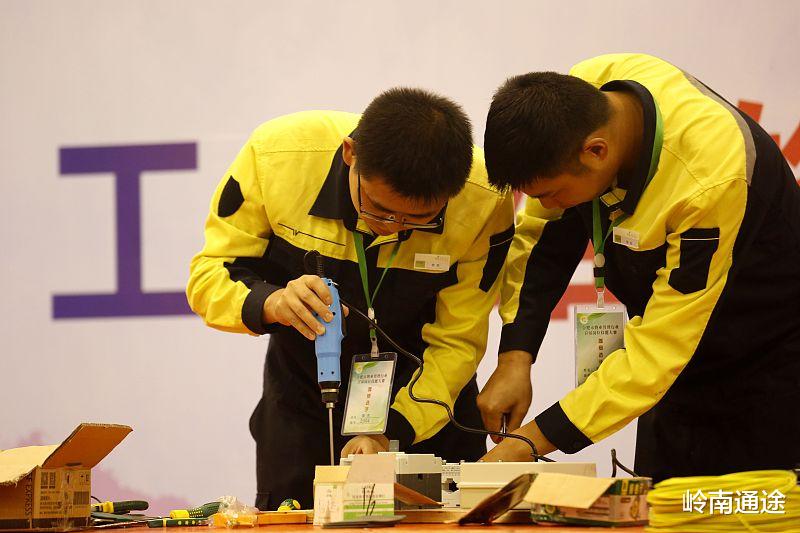 |大专生出来找工作难，是否有同感？读书的时候打酱油，终究要还！