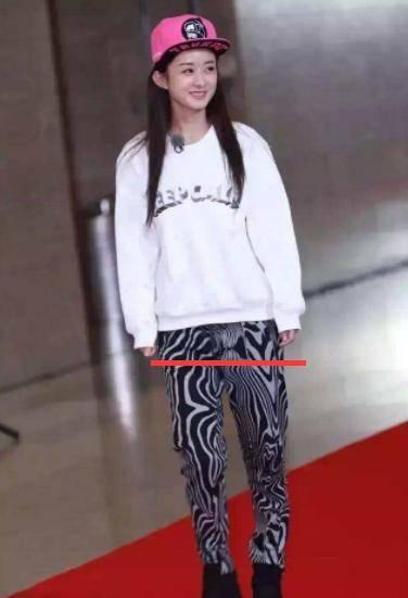 赵丽颖|别再为容貌焦虑了，看看赵丽颖的塌屁股，刘亦菲的发腮和双下巴吧