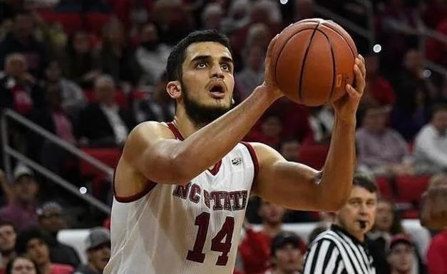 憨爸爸育儿|首秀爆砍27+19!火箭队捡漏大失误,实力堪比申京!