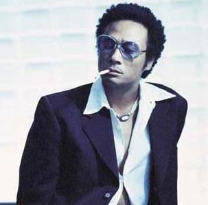 吴镇宇|吴镇宇儿子费曼近照：眼角疤痕仍触目惊心，当时气得怒摔话筒