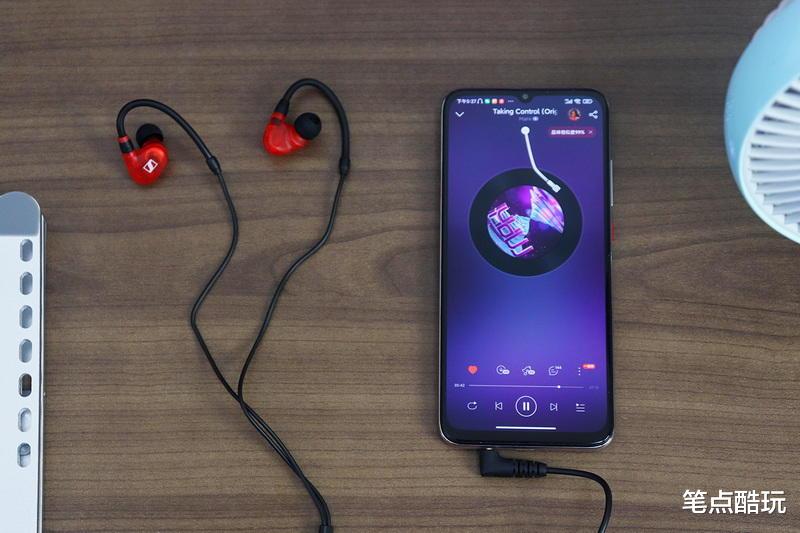 戴森|从199到千元，2021年7款最适合送给女生的耳机指南