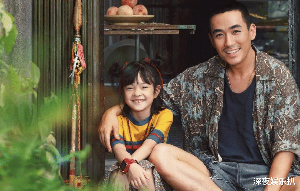 朱一龙|《人生大事》预订人数破11万,朱一龙又有新照上线,笑容暖人心