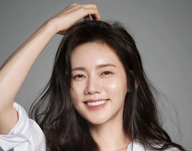 家中大小宝|塌房还是婚变?于晓光和美女拥抱,和秋瓷炫的互动停止在去年十月