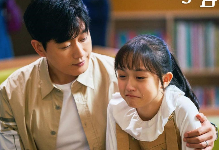 女孩|10岁女孩教室跳舞走红，一头短发帅到犯规，网友喊话原地出道