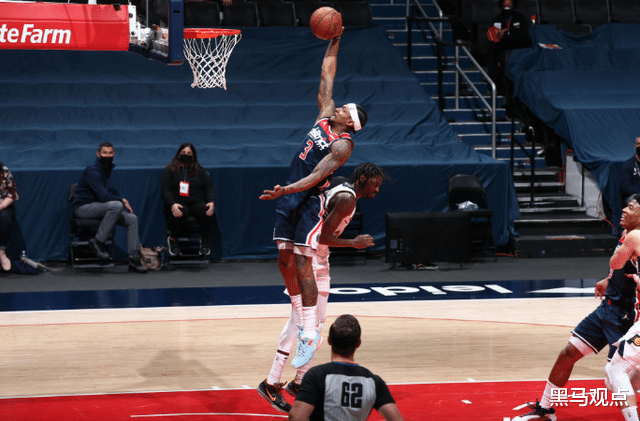 奇才队|火箭交易亏大了！21篮板24助攻！MVP展风采，吞下垃圾合同真郁闷
