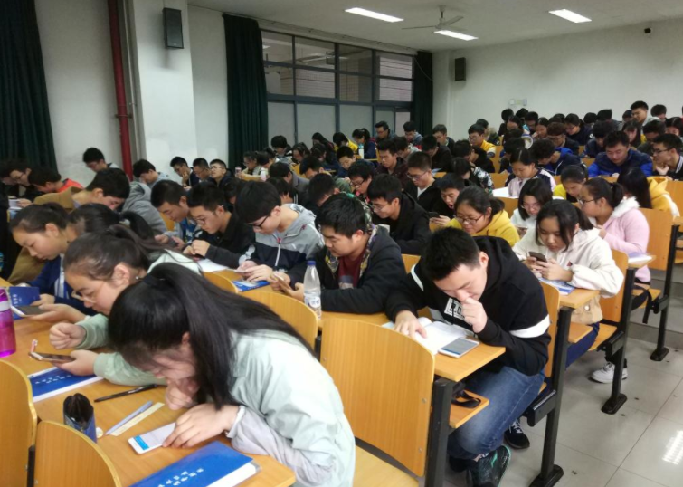 事业单位|二本生迎来喜讯，事业单位招聘不得限制毕业院校，那选调生呢？