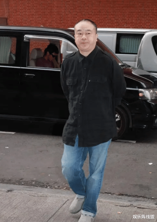 袁洁莹|袁洁莹的唏嘘情史，靠美貌征服了7个男人，尝遍爱情苦辣后皈依佛门