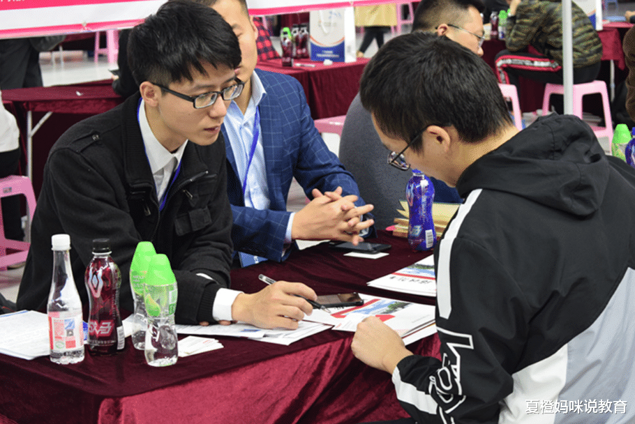 韩国|“三无家庭的本科生我们不要”，大公司HR的一番话，点醒无数人