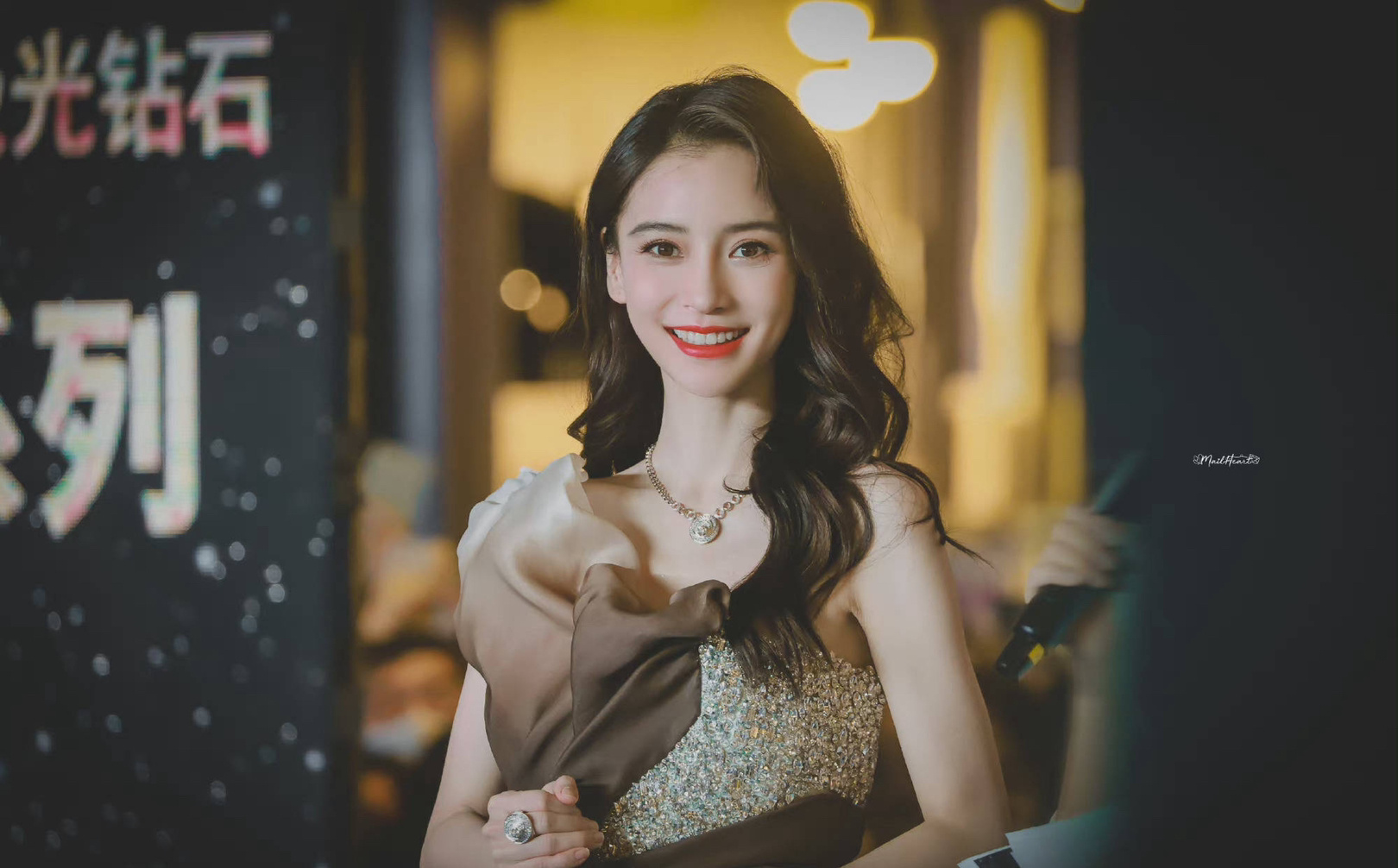 玄彬|Angelababy活动生图状态绝了，高贵典雅，一颦一笑皆是风情