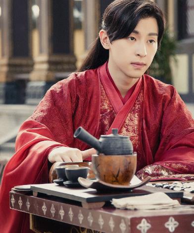 龚俊|龚俊红衣造型封神了，盘点剧中穿红衣的男明星，谁最惊艳？