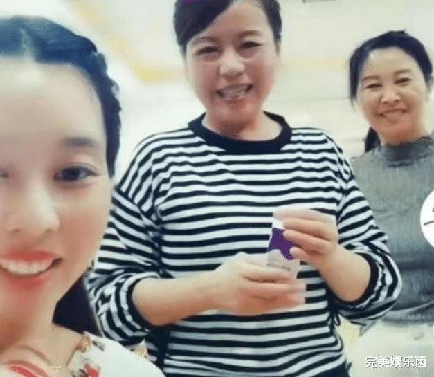 制服|曝田静已经辞职，做好回九江的准备，网友：直播带货能养活一家人