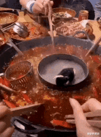 “出差一周回来后，看到家人给我装修的婚房！”我瞬间崩溃了