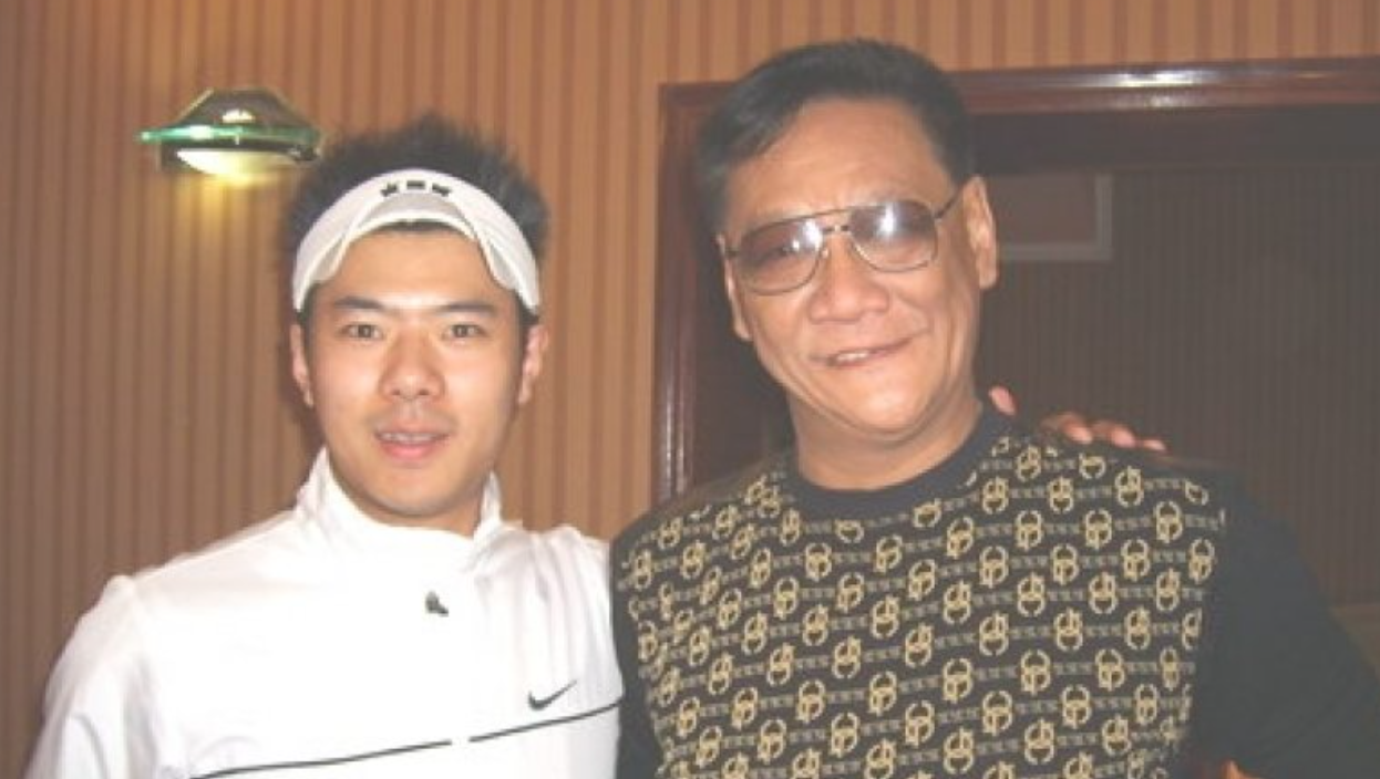 知否知否应是绿肥红瘦|2015年“恶汉”何家驹去世，3天输光全部家产，无儿无女无墓碑