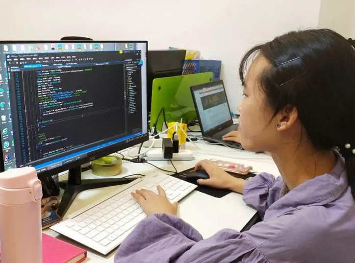 教师|最受欢迎“男女友职业”曝光,“铁饭碗”很吃香,公务员无缘榜首