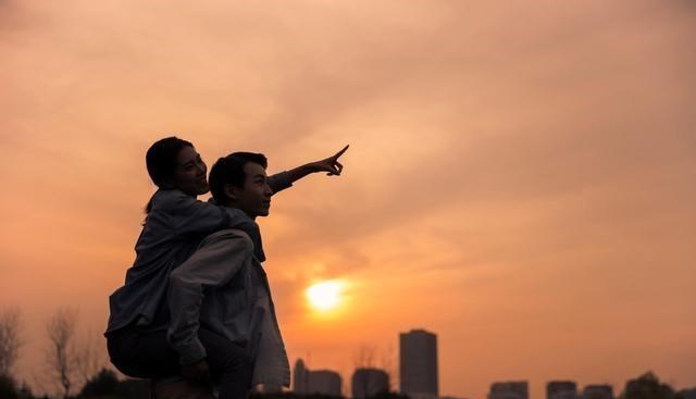 轻语妈妈|婚后20天,婆婆让她伺候小姑子坐月子:不干,除非给我8000元