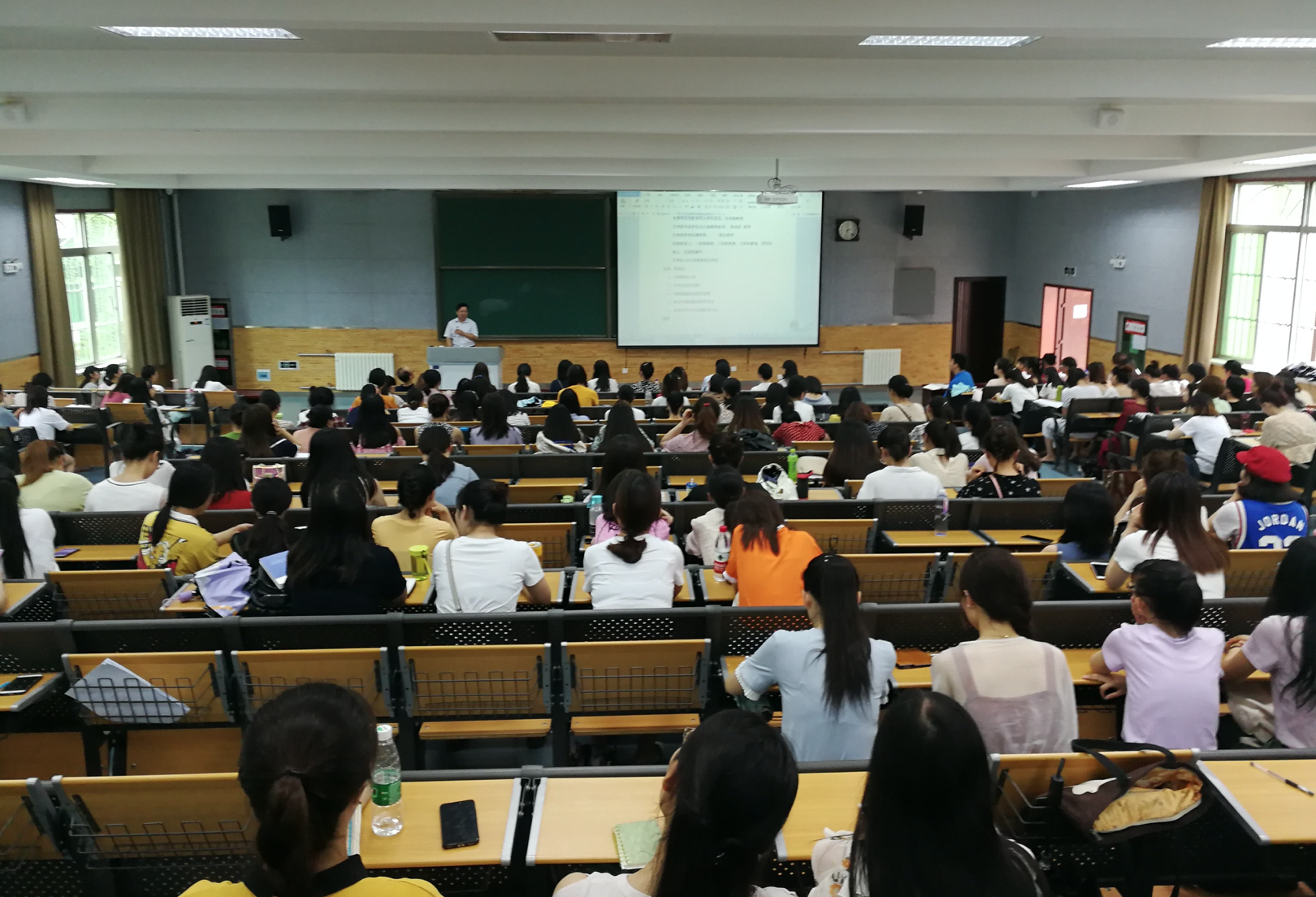 大学|高考生：家庭条件不好可以报考的8类专业，回报率高，也好就业