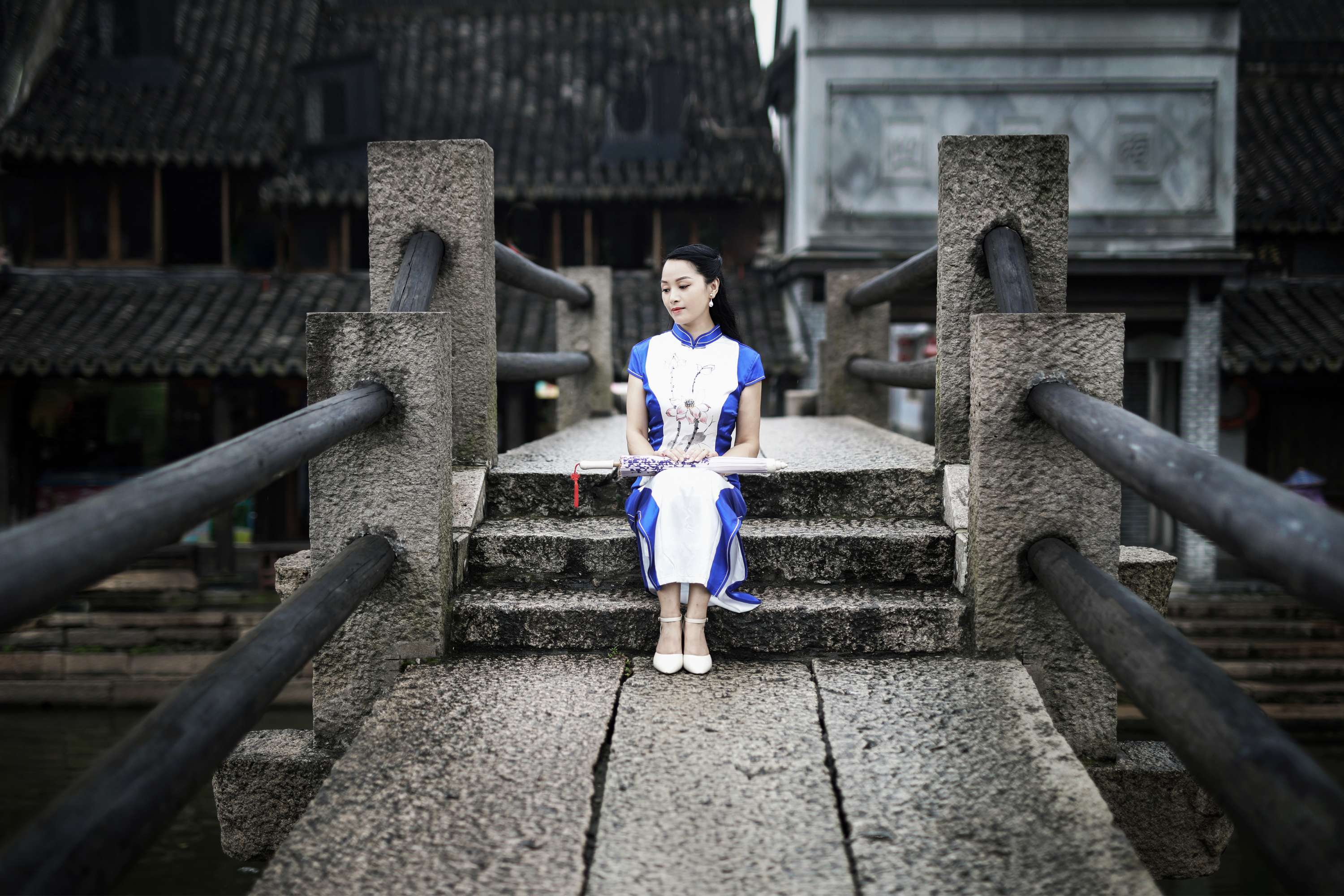 梦醒之后,那女子不变的烂漫温婉,浅笑依然
