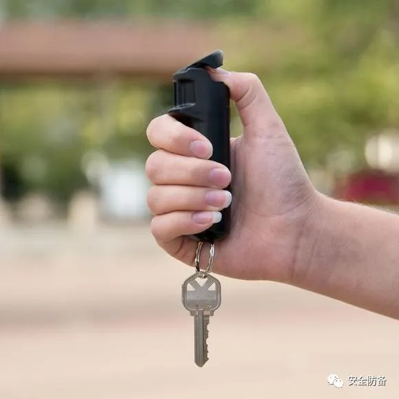 安全防备 这个硬核的小棒棒很适合她用，直呼“辣眼睛”