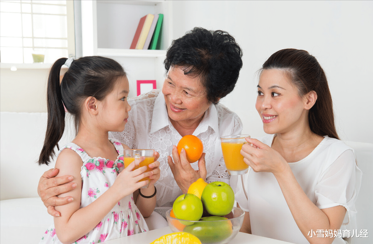 小雪妈妈育儿经|家里四位老人，哪个对孩子最亲？很多人猜错，排第一的不是奶奶
