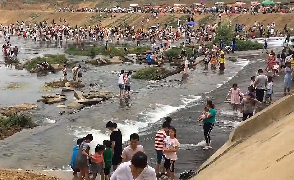 镜瞰天下 五一航拍社旗县网红桥，正在建设，一片空寂