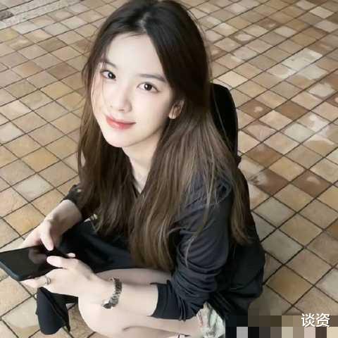 王思聪|王思聪翻车？求爱女网红被拒恼羞成怒，连发朋友圈回应：我不是舔狗