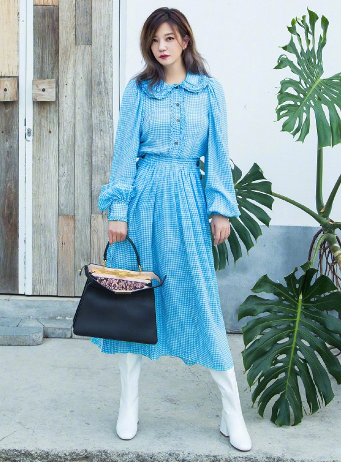 孟子义|赵薇和小陶虹走红毯,人到中年比例都很好,终于明白腰线的重要性