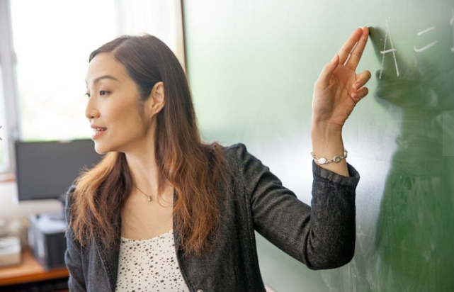 牛牛鸭|49岁女子被失眠折磨3年，医生：1物是天然“助眠剂”，若爱吃，可酣然入梦