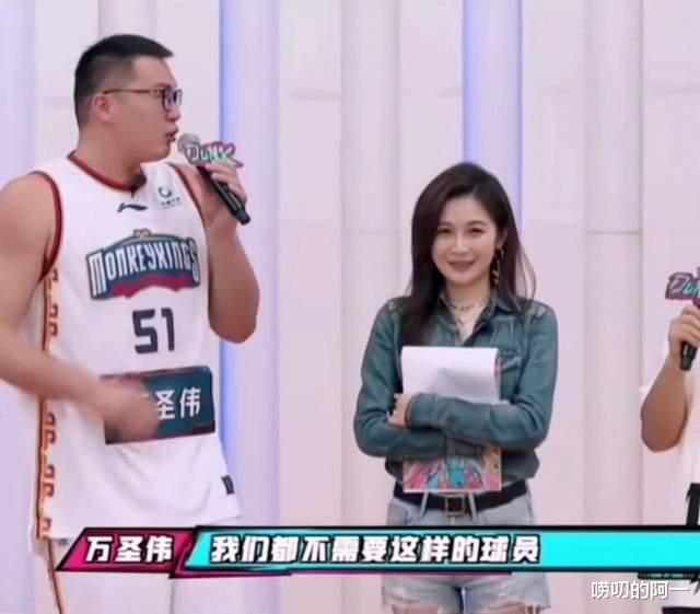 曹芳|曹芳说他是草根球员，赚得却比职业球员徐杰多，实际真是这样吗？