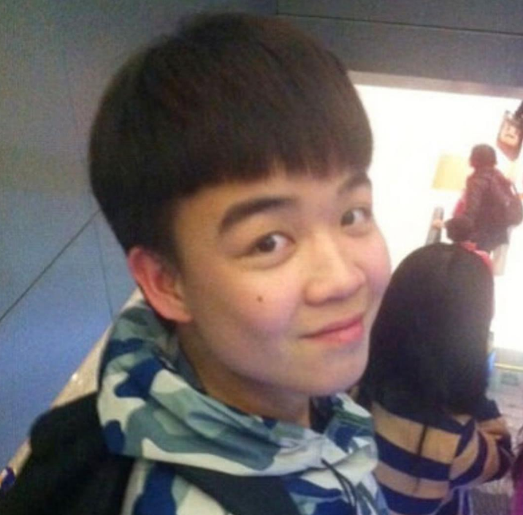 易虎臣|《变形计》富二代易虎臣，成官方认证的老赖，家庭破产妹妹辍学