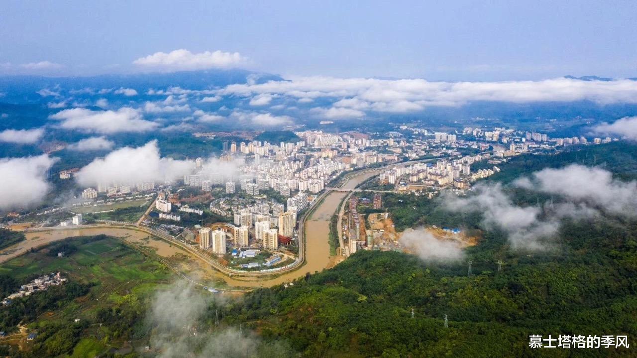 万峰林|海南中线城市旅居养老的深度分析，这5座城，你会选哪一个？