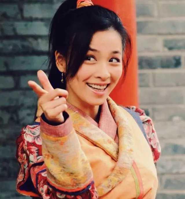 张庭|张庭17亿公司内部景致曝光: 环境优雅一眼望不到头, 网友:梦幻天堂