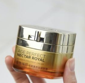 穿衣搭配 女人40岁左右抗衰老,值得推荐的护肤品好物