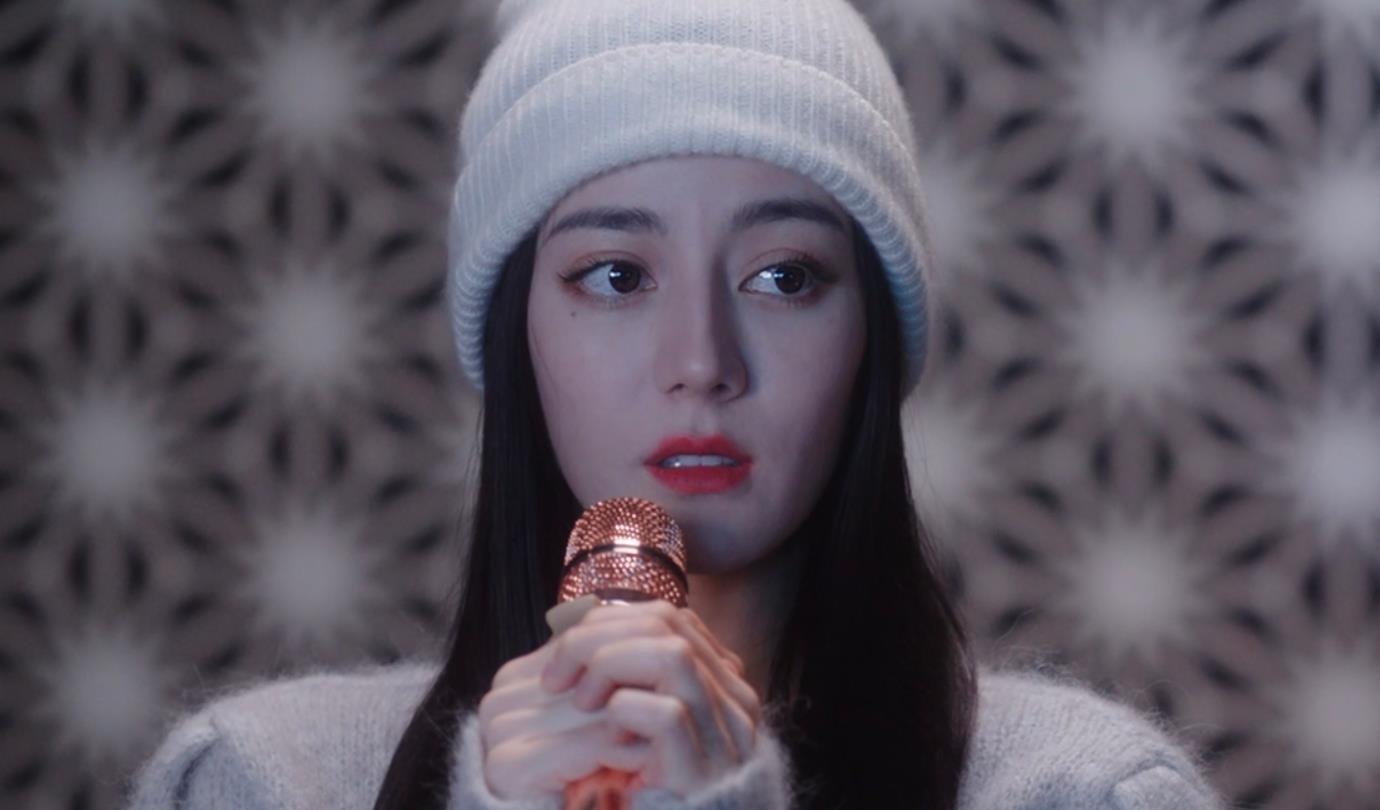 乔晶晶|你是我的荣耀：于途当众吻晶晶后跑出歌房，楼梯间暧昧举动被误会