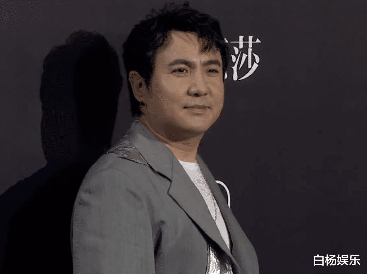 龚俊|芭莎盛典生图火了，李现脸泛油光，白敬亭瘦脱相，但龚俊让人惊艳