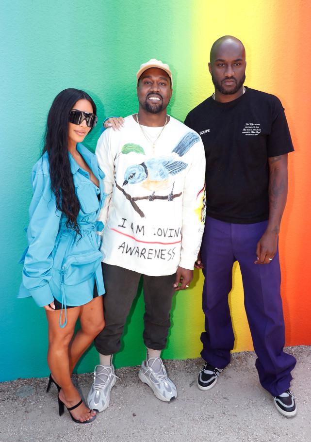 侃爷|金·卡戴珊和鲜肉恋爱后首次“全家福”，侃爷终如愿，和妻女团聚