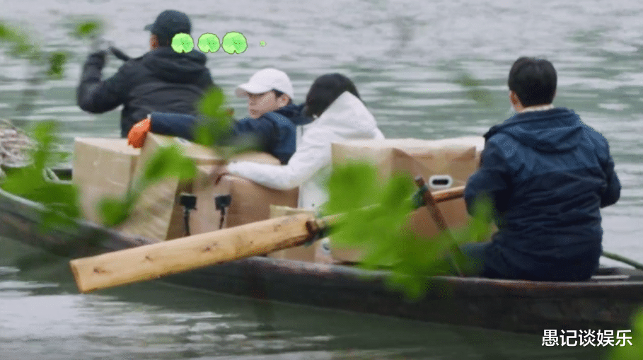 向往的生活|《向往的生活》第一期，暴露极大安全隐患，摄制组一帮人没发现？